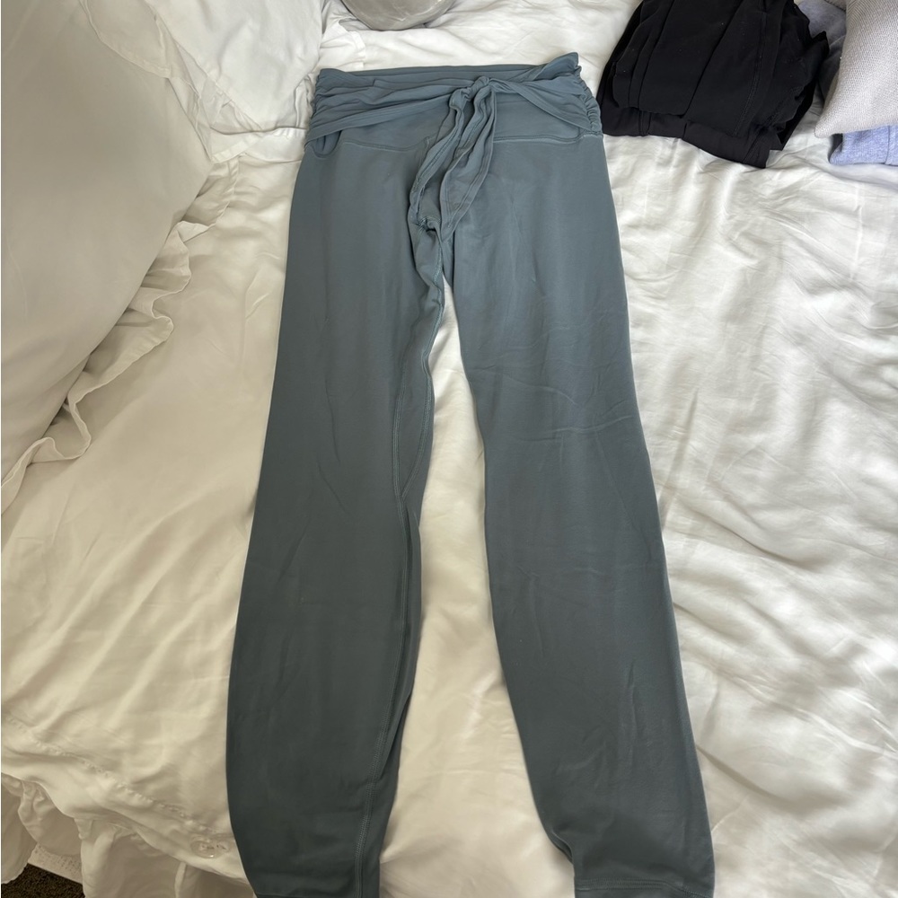 Lululemon leggings, size 6
